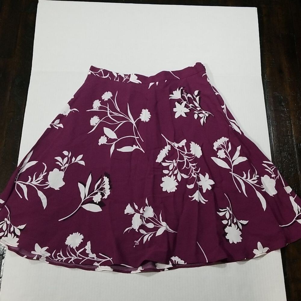 Ann Taylor floral skirt‎ size 4P